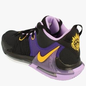 Nike SZ 8.5 Men's LeBron Witness 7 black,lilac,and gold basketball shoes